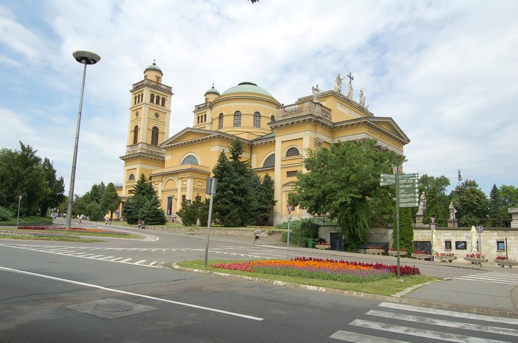 Apartman Rose Eger Exterior photo
