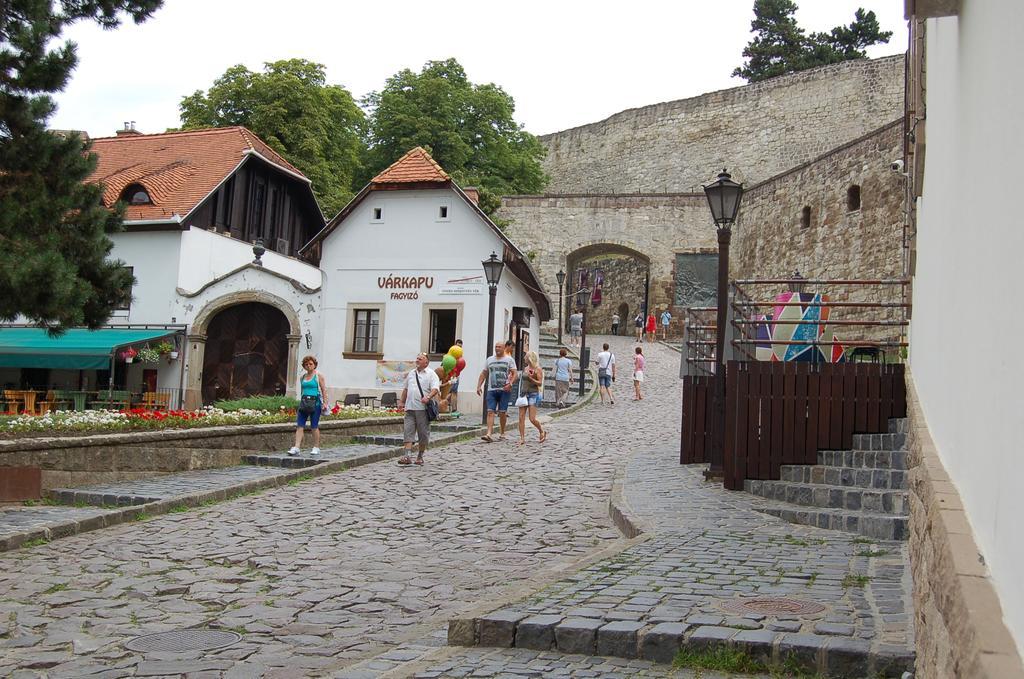 Apartman Rose Eger Exterior photo